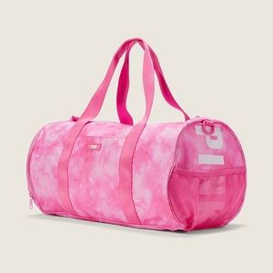 Victoria Secret PINK Everyday Duffel Bag.